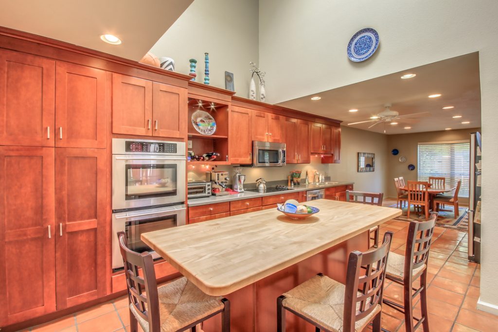 2309 S Grandview Kitchen