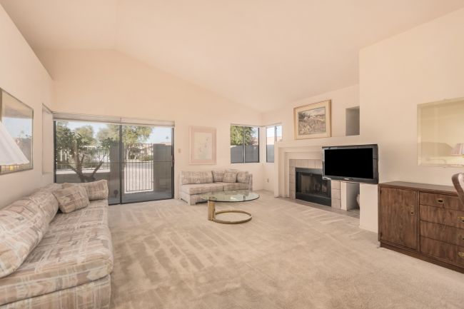 1066 E Chilton living room