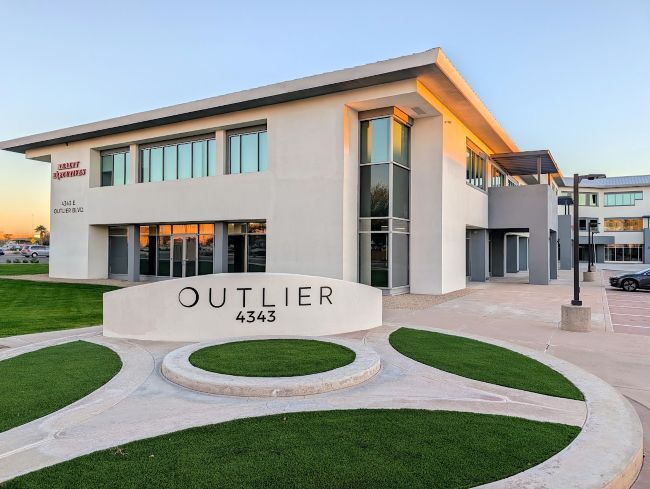 Outlier Center 4343 E Outlier